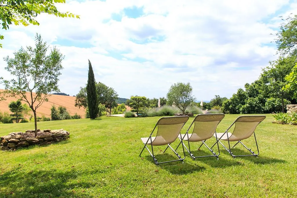 Parisot  Au Mas Des Calmettes Bed & Breakfast  Parisot (Tarn)