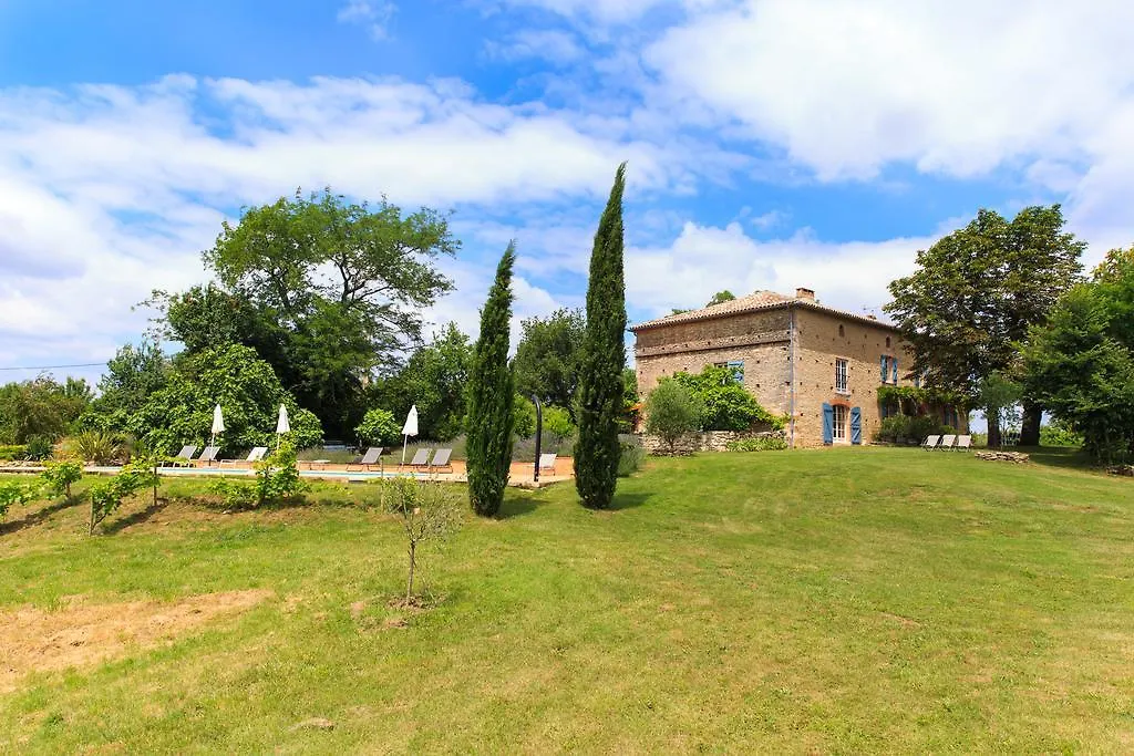 Parisot  Au Mas Des Calmettes Bed & Breakfast 4*, Parisot (Tarn)